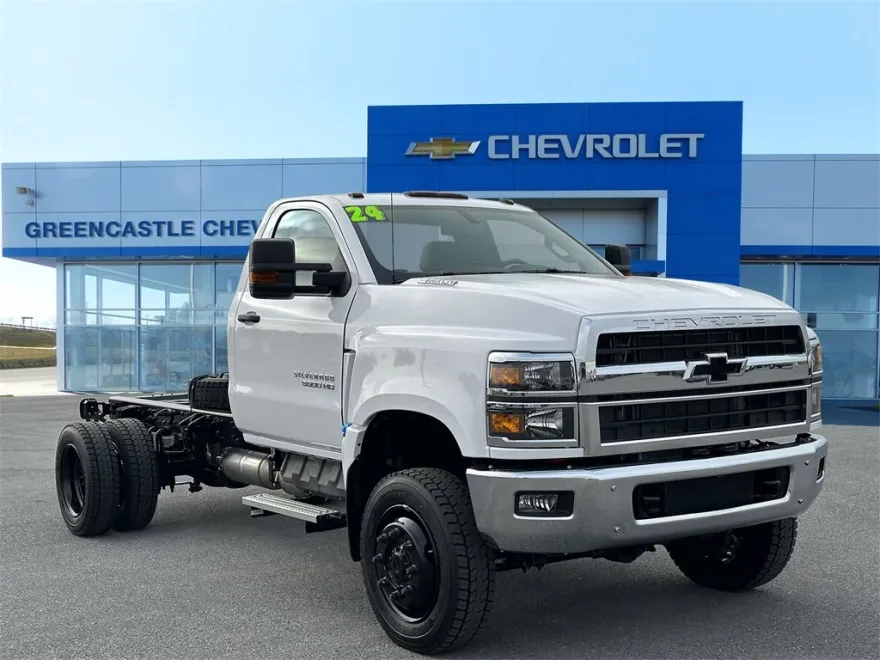 2024 Chevrolet Silverado 5500HD Work Truck photo 1