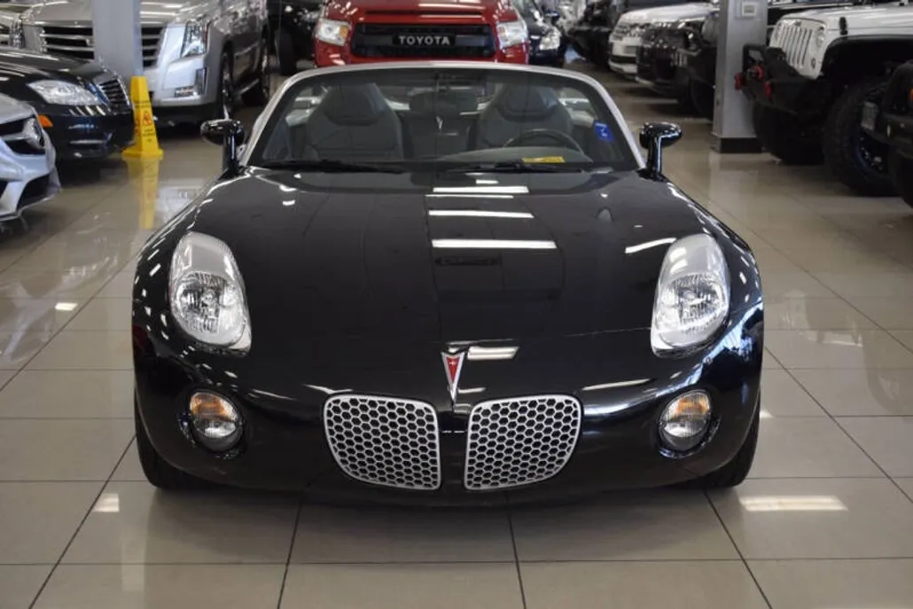 2007 Pontiac Solstice Convertible photo 1