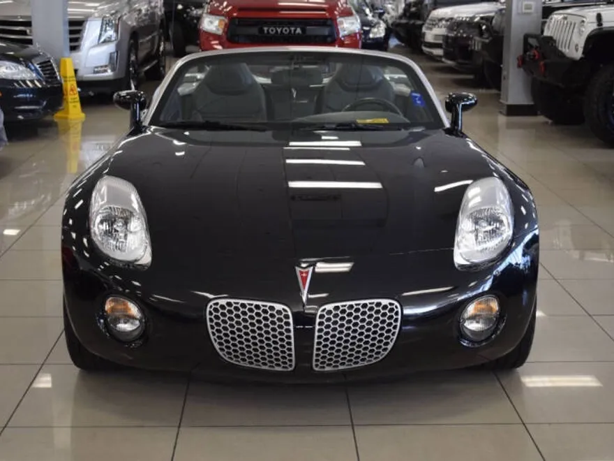 2007 Pontiac Solstice Convertible photo 1