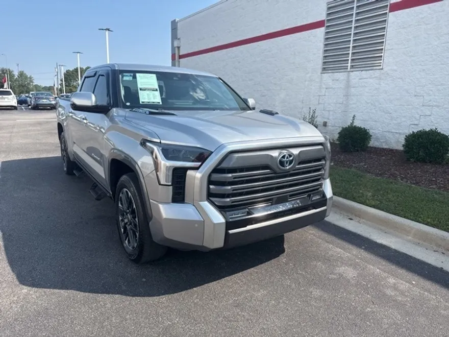 2023 Toyota Tundra Limited photo 1