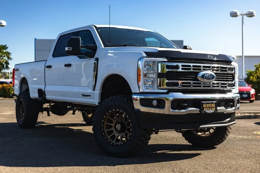 2023 Ford F-350 XLT photo 1