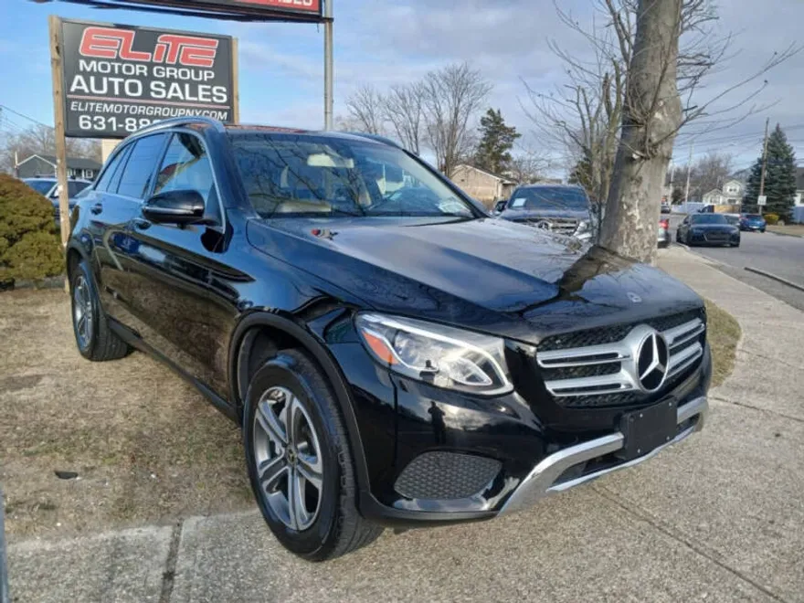 2018 Mercedes Benz GLC 300 4MATIC photo 1