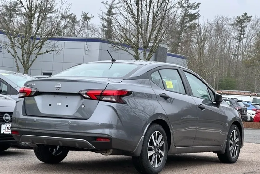 2024 Nissan Versa S photo 1