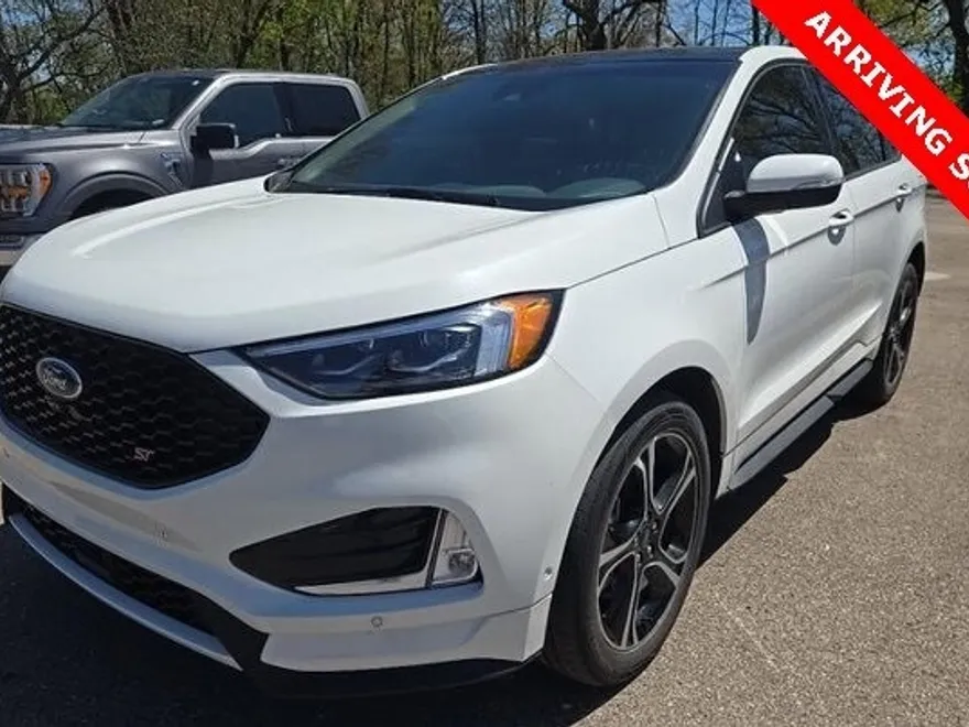 2022 Ford Edge ST photo 1
