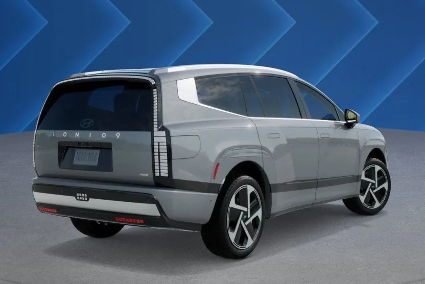 2026 Hyundai Ioniq photo 1