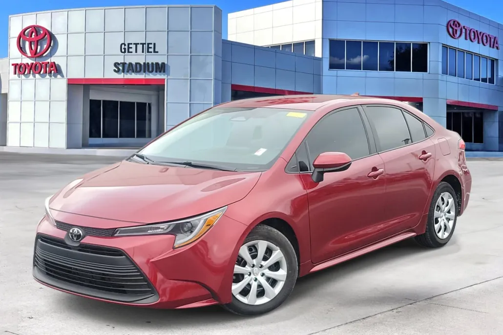 2025 Toyota Corolla LE photo 1