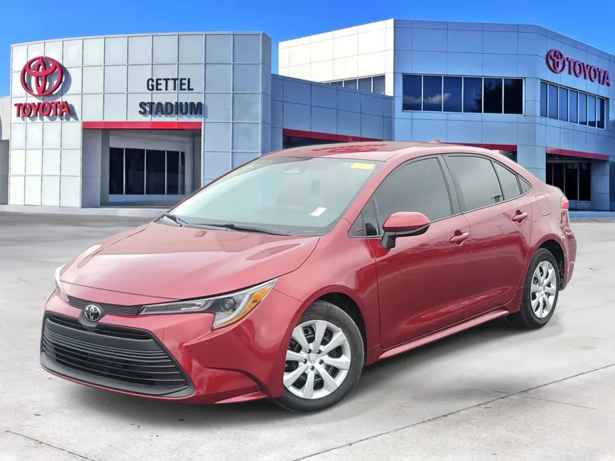 2025 Toyota Corolla LE photo 1