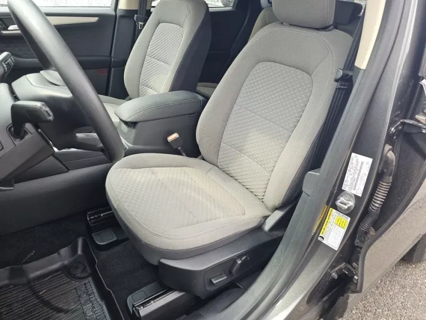 2020 Ford Escape SE photo 1