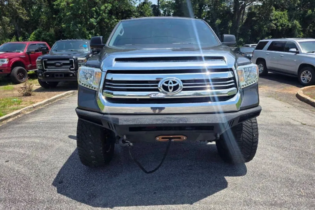 2016 Toyota Tundra SR5 photo 1