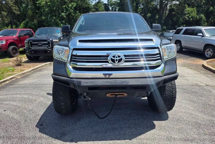 2016 Toyota Tundra SR5 photo 1