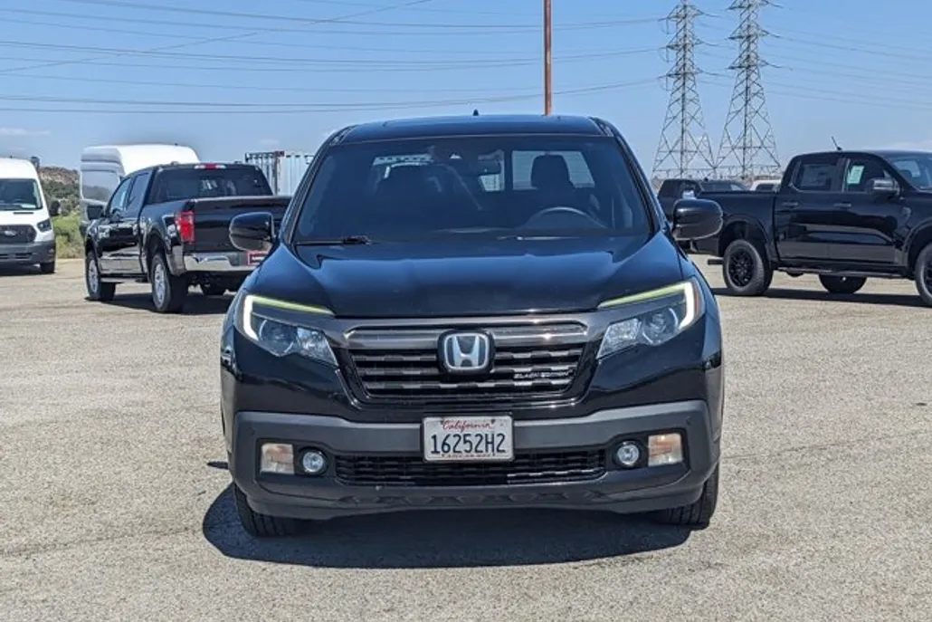 2017 Honda Ridgeline Black Edition photo 1