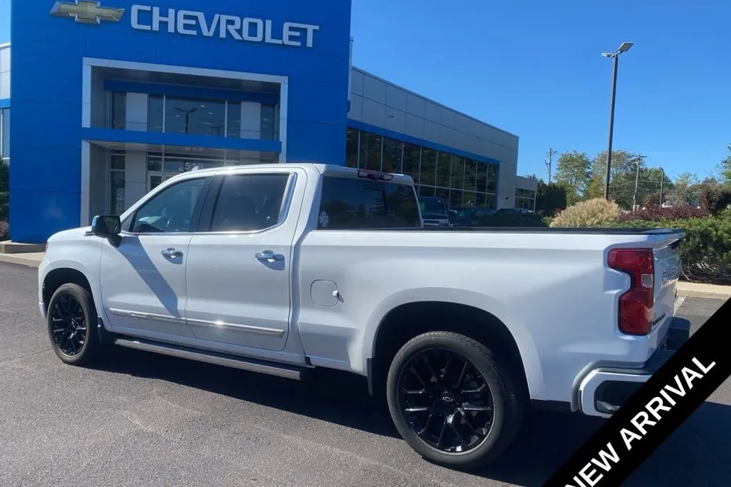 2023 Chevrolet Silverado 1500 High Country photo 1