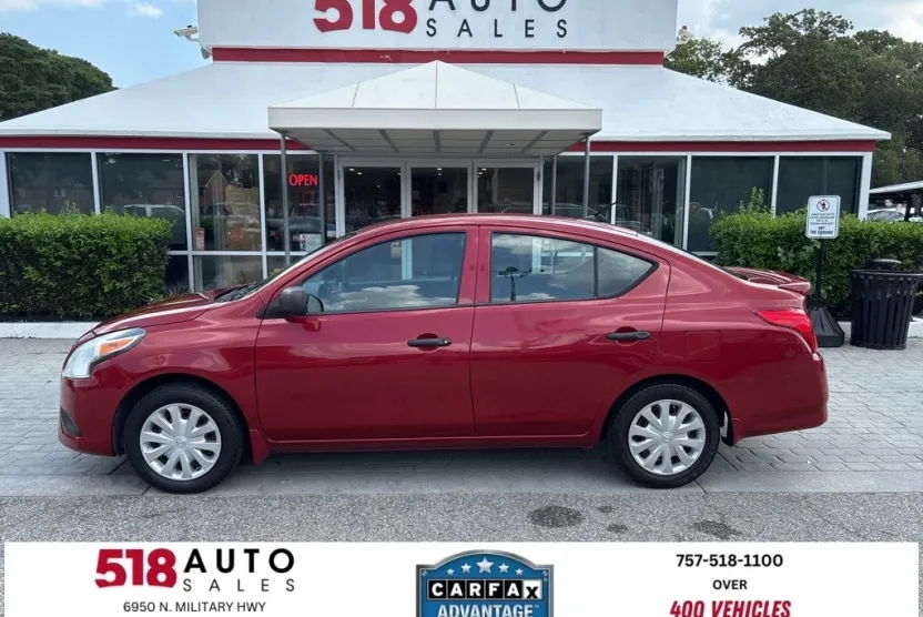 2015 Nissan Versa 1.6 S photo 1