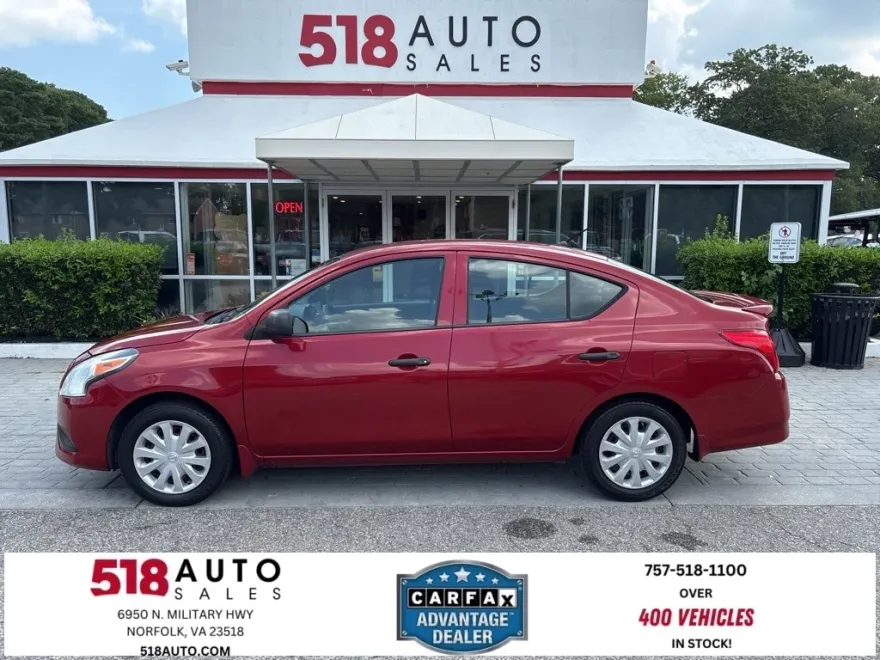 2015 Nissan Versa 1.6 S photo 1