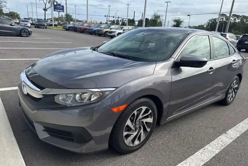 2017 Honda Civic EX photo 1