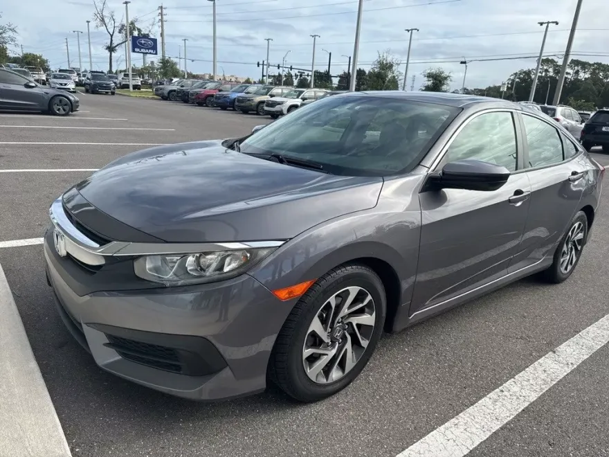 2017 Honda Civic EX photo 1