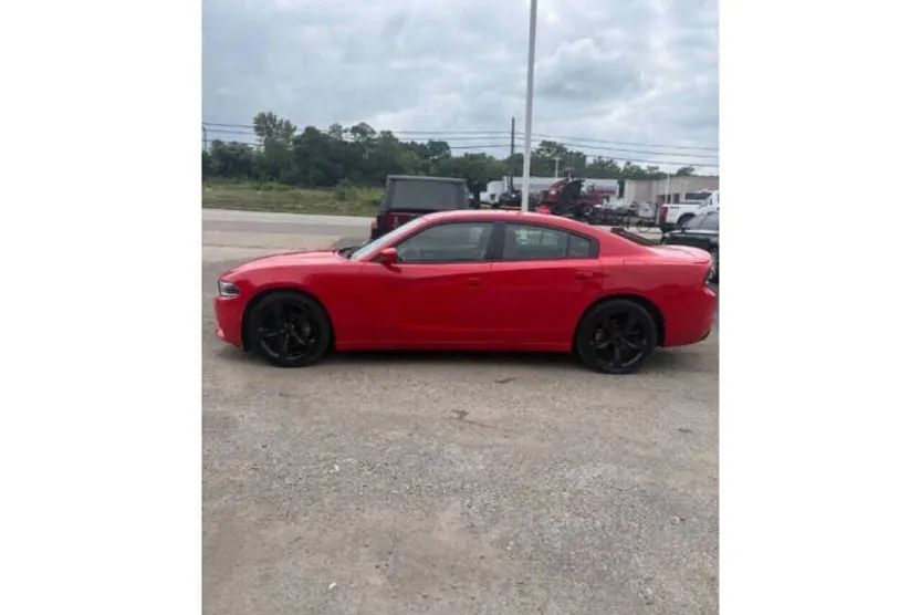 2015 Dodge Charger SXT photo 1