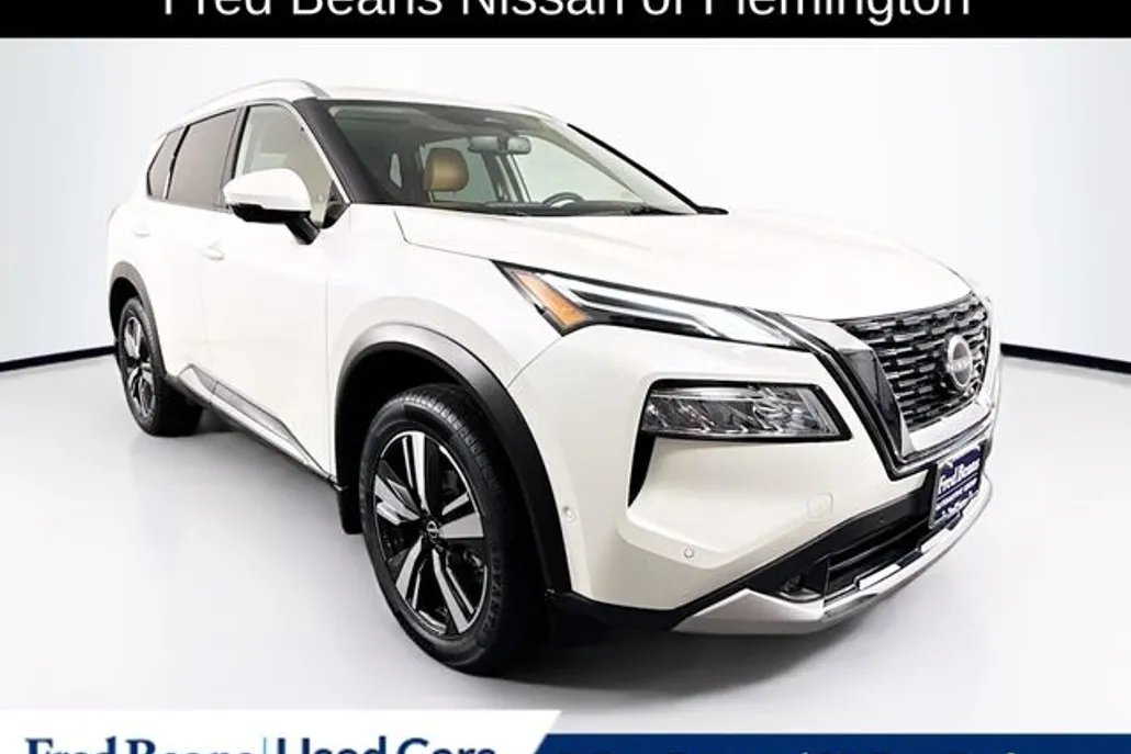 2022 Nissan Rogue Platinum photo 1