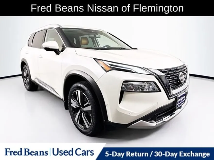 2022 Nissan Rogue Platinum photo 1