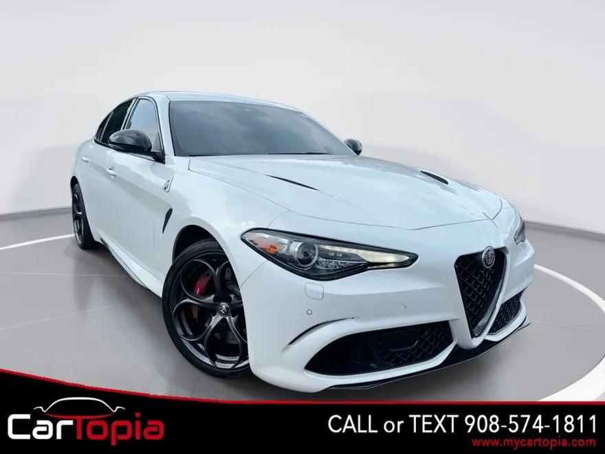 2019 Alfa Romeo Giulia Quadrifoglio photo 1