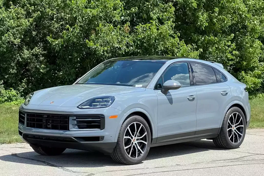 2025 Porsche Cayenne Coupe photo 1