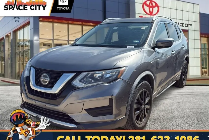 2018 Nissan Rogue SV photo 1