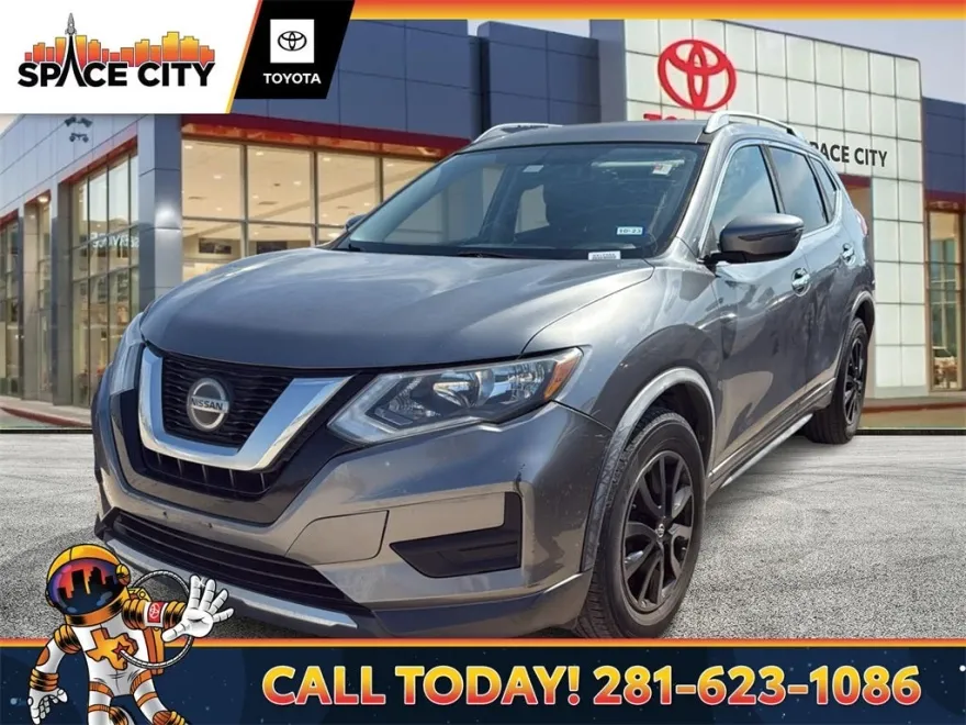 2018 Nissan Rogue SV photo 1