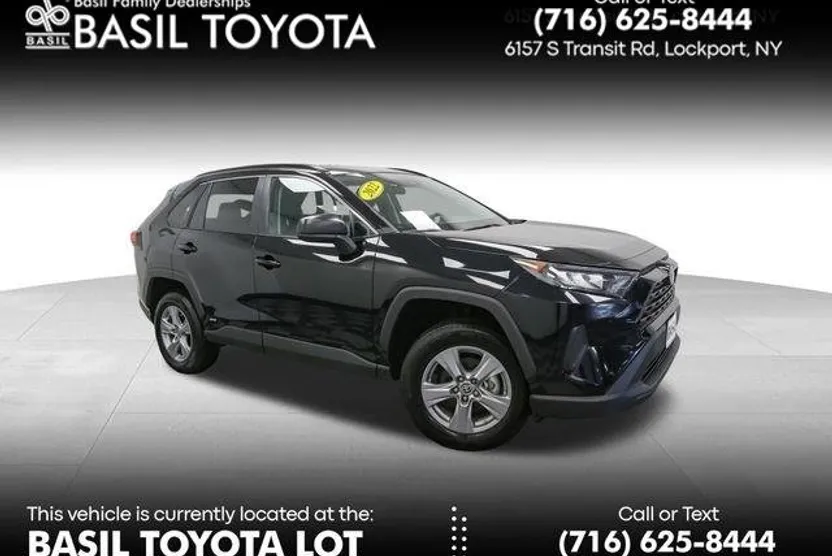 2022 Toyota RAV4 Hybrid LE photo 1