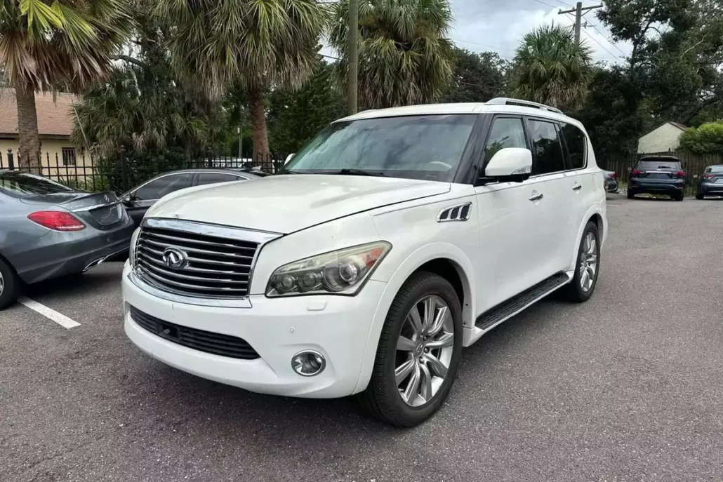 2012 Infiniti QX56 photo 1