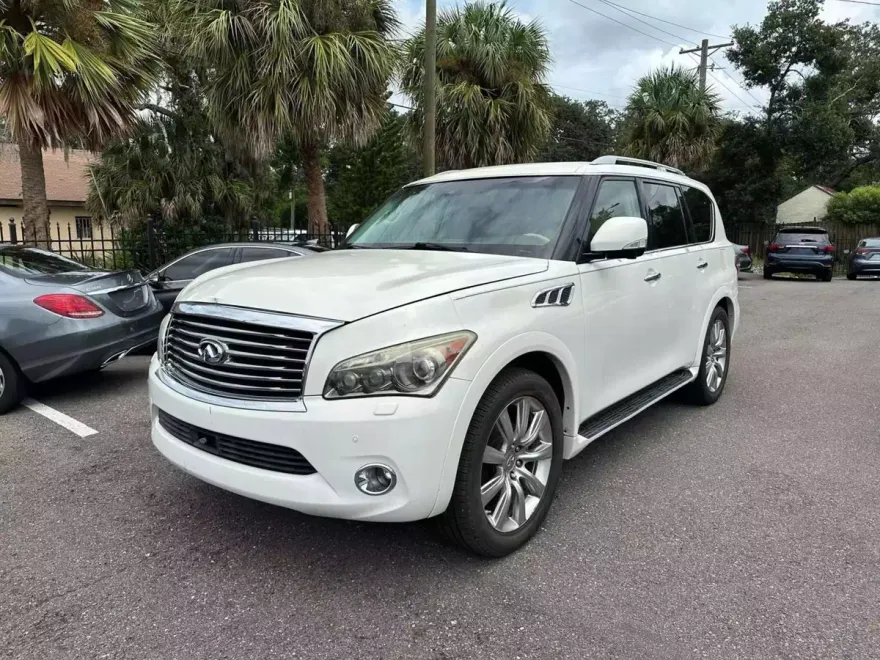 2012 Infiniti QX56 photo 1
