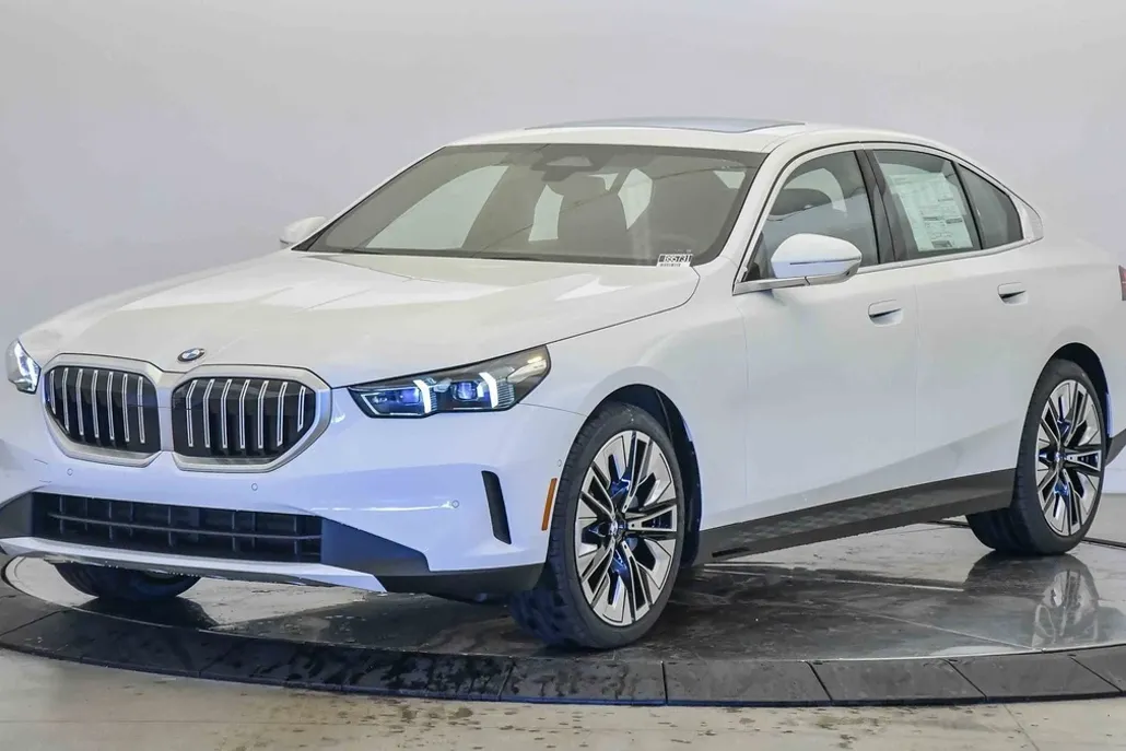 2026 Bmw 530i photo 1