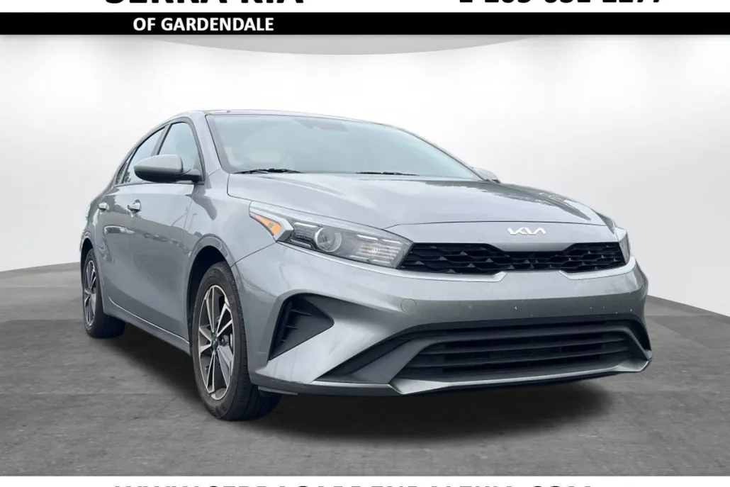 2023 Kia Forte LXS photo 1