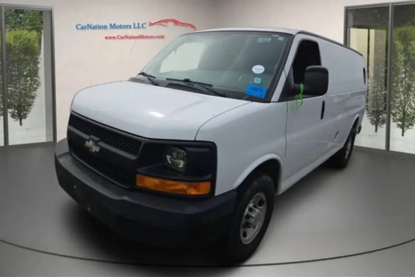 2008 Chevrolet Express 2500 Cargo Van photo 1