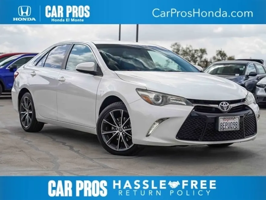 2015 Toyota Camry XSE photo 1