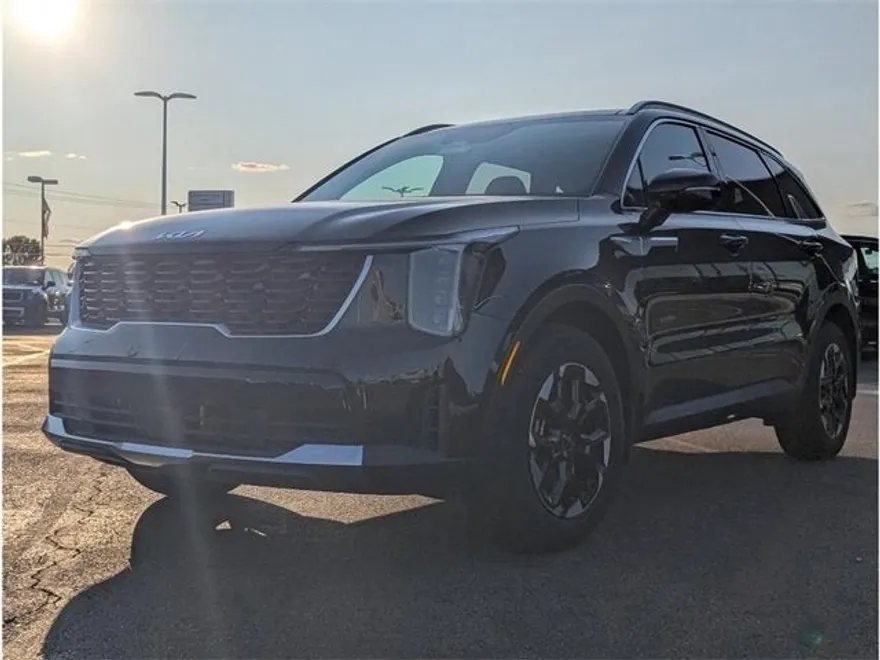 2025 Kia Sorento S photo 1