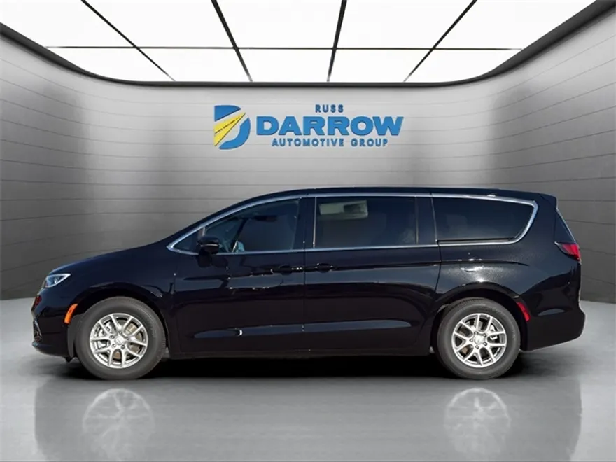 2026 Chrysler Pacifica photo 1