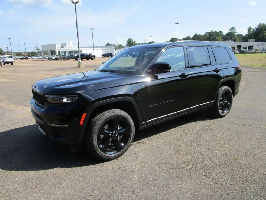 2025 Jeep Grand Cherokee Limited photo 1