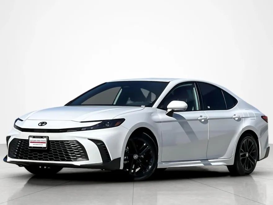 2025 Toyota Camry SE photo 1
