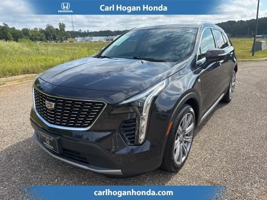 2022 Cadillac XT4 Premium Luxury photo 1