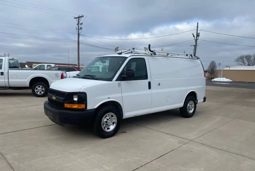 2015 Chevrolet Express 2500 Cargo Van photo 1