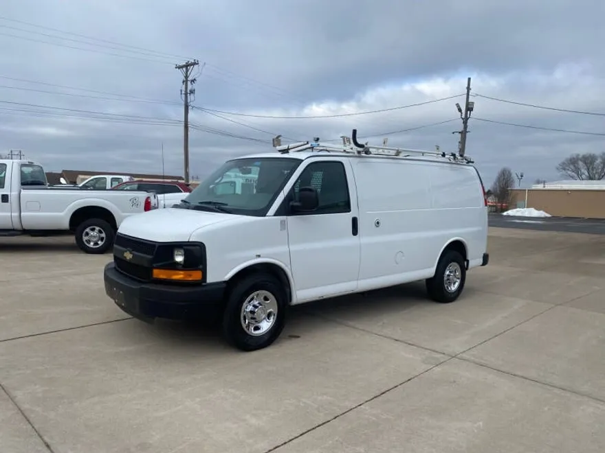 2015 Chevrolet Express 2500 Cargo Van photo 1
