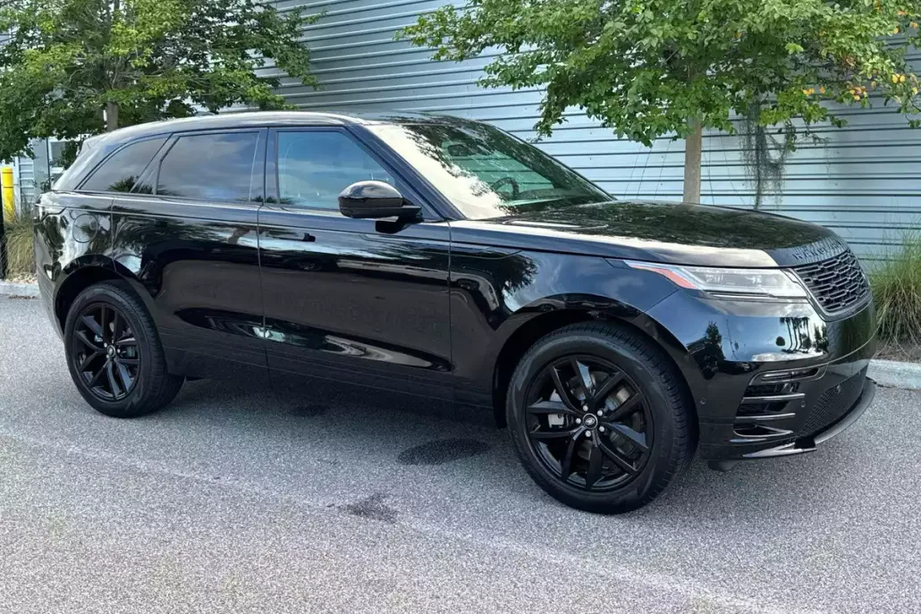 2026 Land Rover Range Rover Velar P250 Dynamic SE photo 1