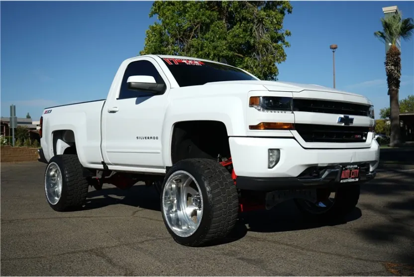 2017 Chevrolet Silverado 1500 Z71 LT photo 1