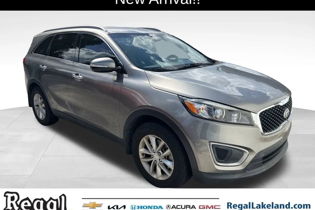 2016 Kia Sorento LX photo 1