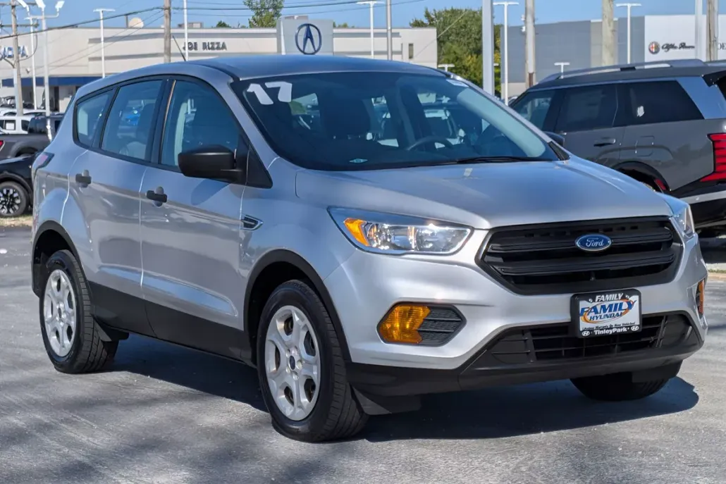 2017 Ford Escape S photo 1