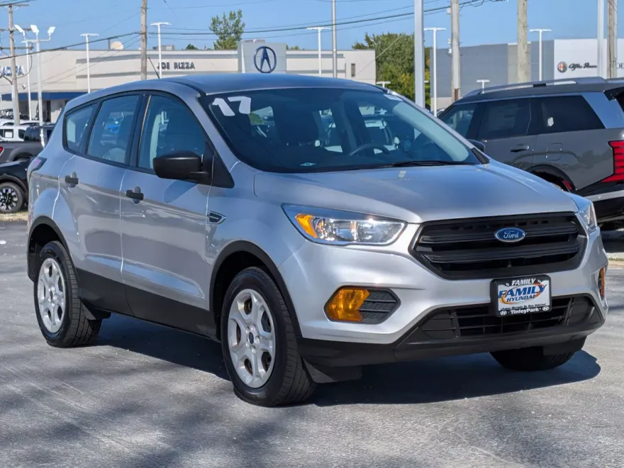 2017 Ford Escape S photo 1