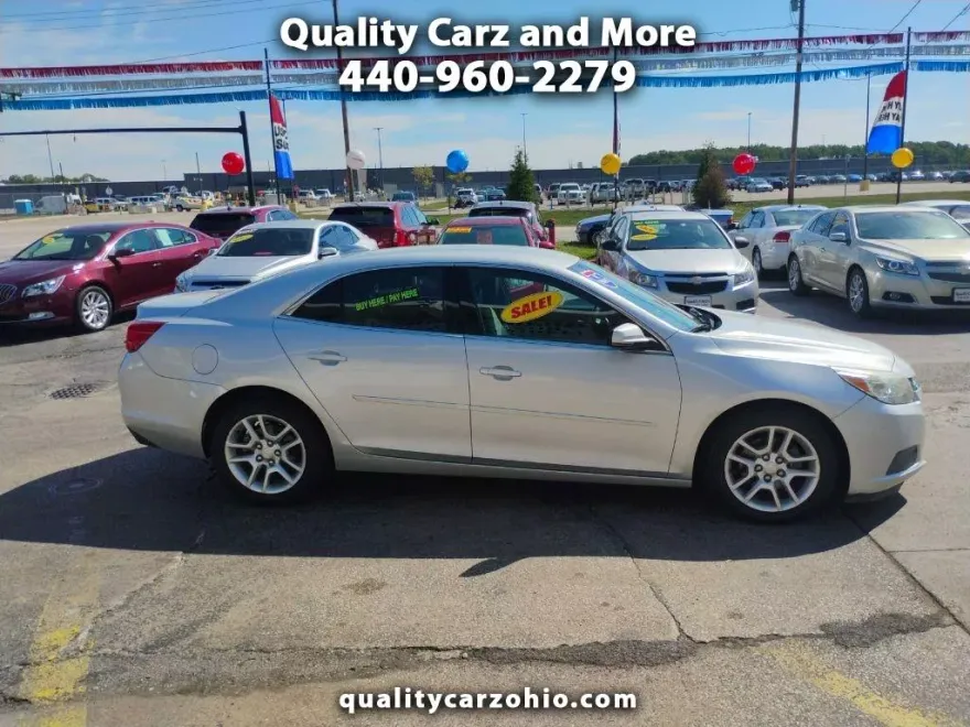 2015 Chevrolet Malibu 1LT photo 1