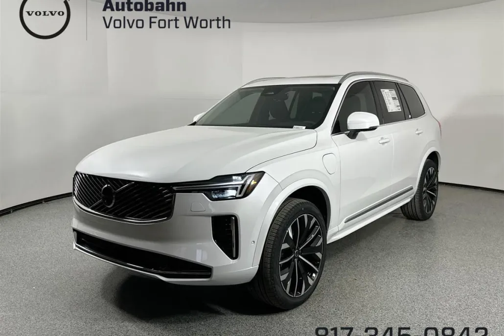 2025 Volvo XC90 T8 AWD Plus photo 1