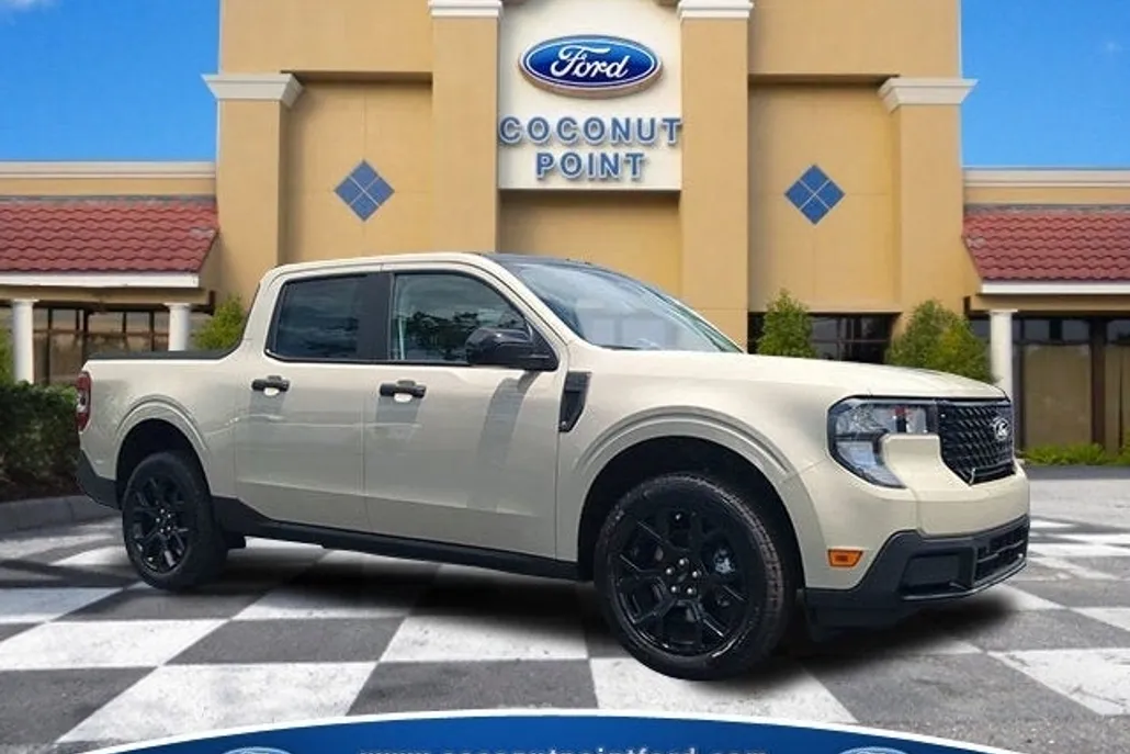 2025 Ford Maverick XLT photo 1