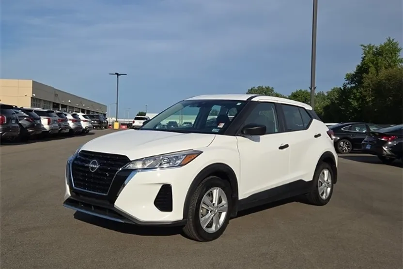 2022 Nissan Kicks S photo 1